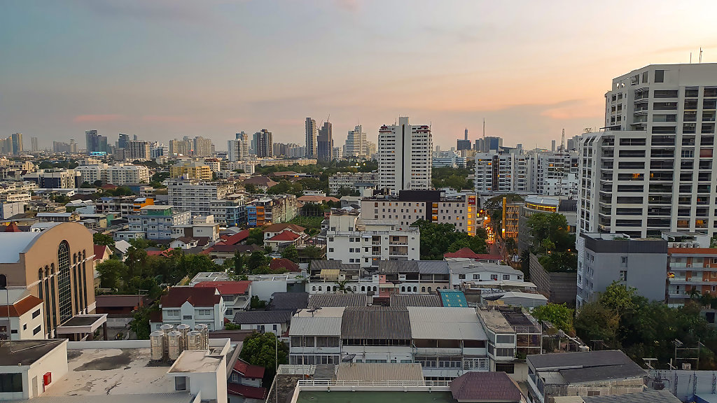 Pinnacle Lumphini Park Hotel
