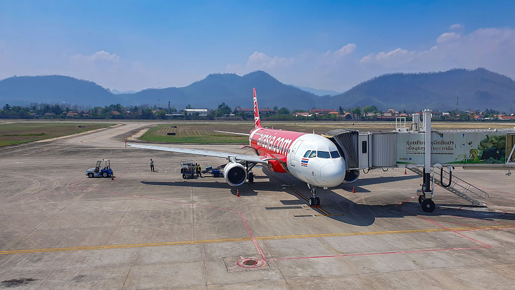 Luang Prabang Airport // ສະໜາມບິນສາກົນຫຼວງພະບາງ