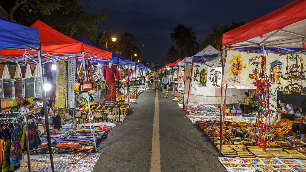 Night Market // ຕະຫຼາດກາງຄືນ