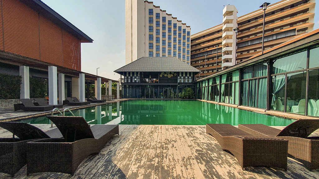 Naphalai Hotel // โรงแรมนภาลัย