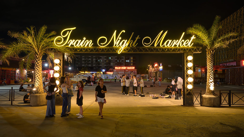 Srinagarindra Train Night Market